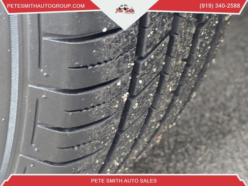 Used 2020 Nissan Rogue SV image 33