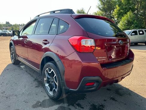 Used 2017 Subaru Crosstrek 2.0i Premium AWD/4WD image 3