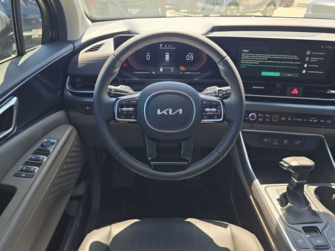 New 2026 Kia Carnival FWD image 13