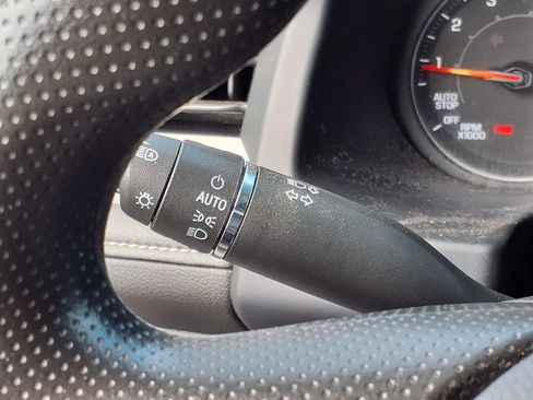 Used 2023 GMC Acadia SLE FWD image 18