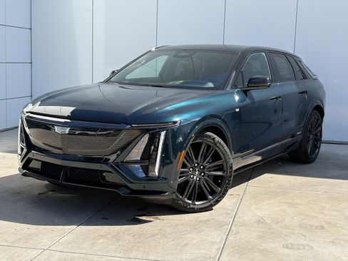 New 2026 Cadillac Lyriq V image 2