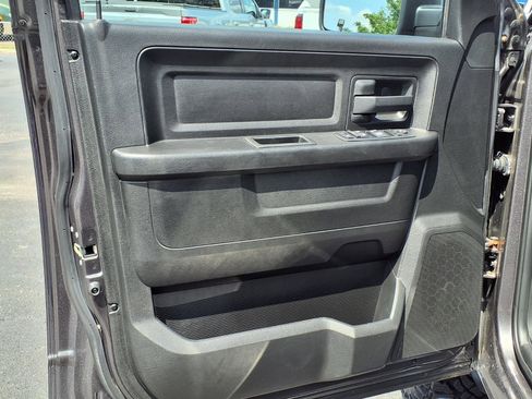 Used 2019 RAM 1500 Tradesman w/ Chrome Appearance Group AWD/4WD image 13