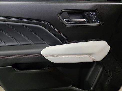 Used 2024 GMC Canyon AT4X image 10