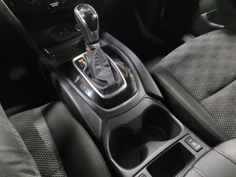 Used 2022 Nissan Rogue Sport SV image 26