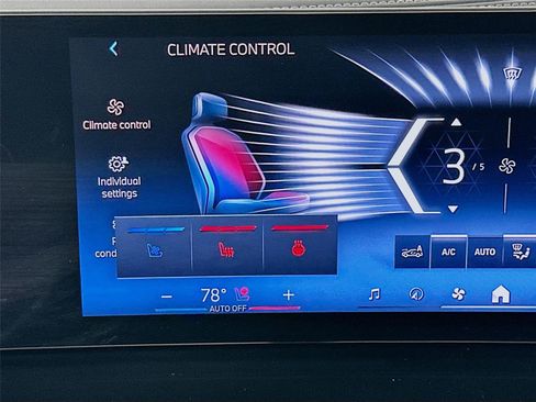 Certified 2024 BMW X7 xDrive40i w/ Executive Package image 21