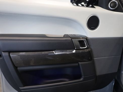 Used 2022 Land Rover Range Rover Sport SVR image 10