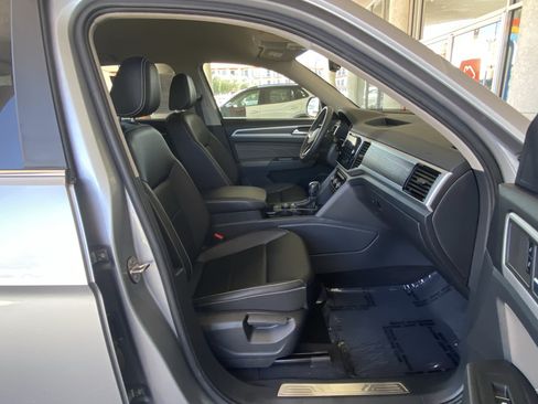 Certified 2023 Volkswagen Atlas SE w/ Black Wheel Package AWD/4WD image 45