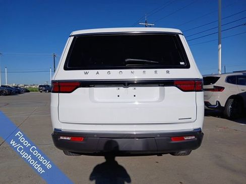 Used 2022 Jeep Wagoneer Series III w/ Flexible Seating Group image 8