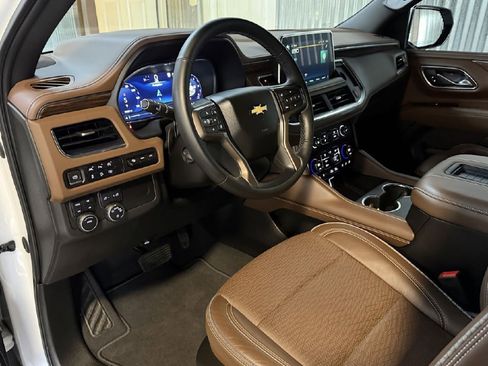 Used 2023 Chevrolet Suburban High Country AWD/4WD image 10