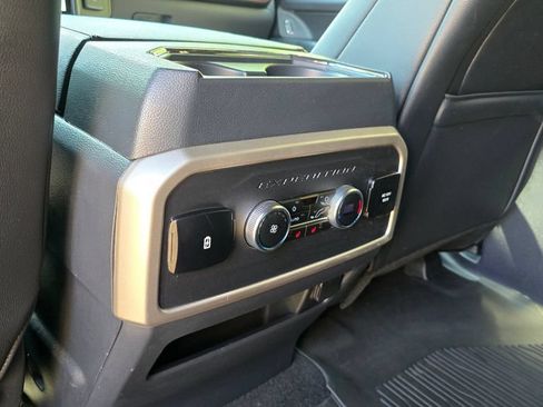 Used 2024 Ford Expedition Limited AWD/4WD image 15