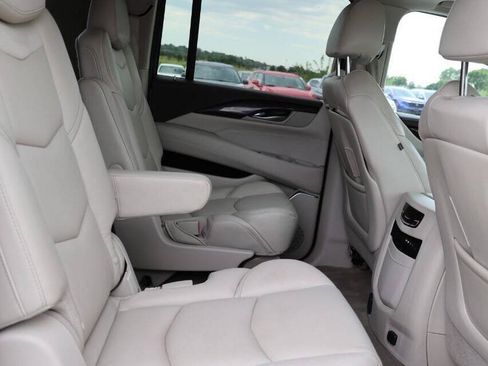Used 2016 Cadillac Escalade ESV Premium AWD/4WD image 16