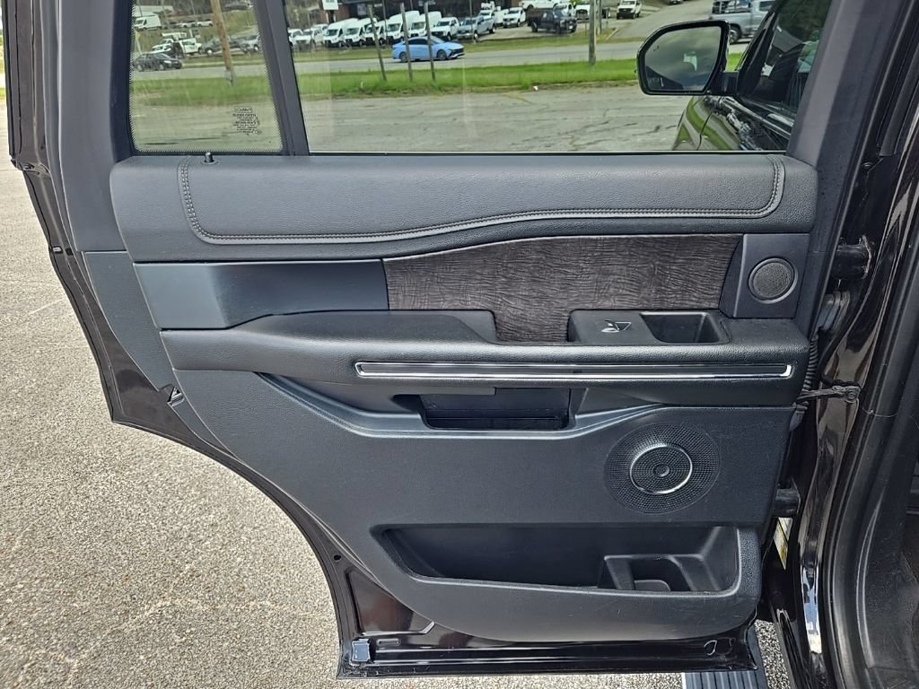 Used 2020 Ford Expedition Limited RWD image 18