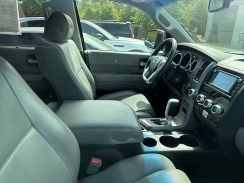 Used 2017 Toyota Sequoia Limited w/ Safety & Convenience Package image 7