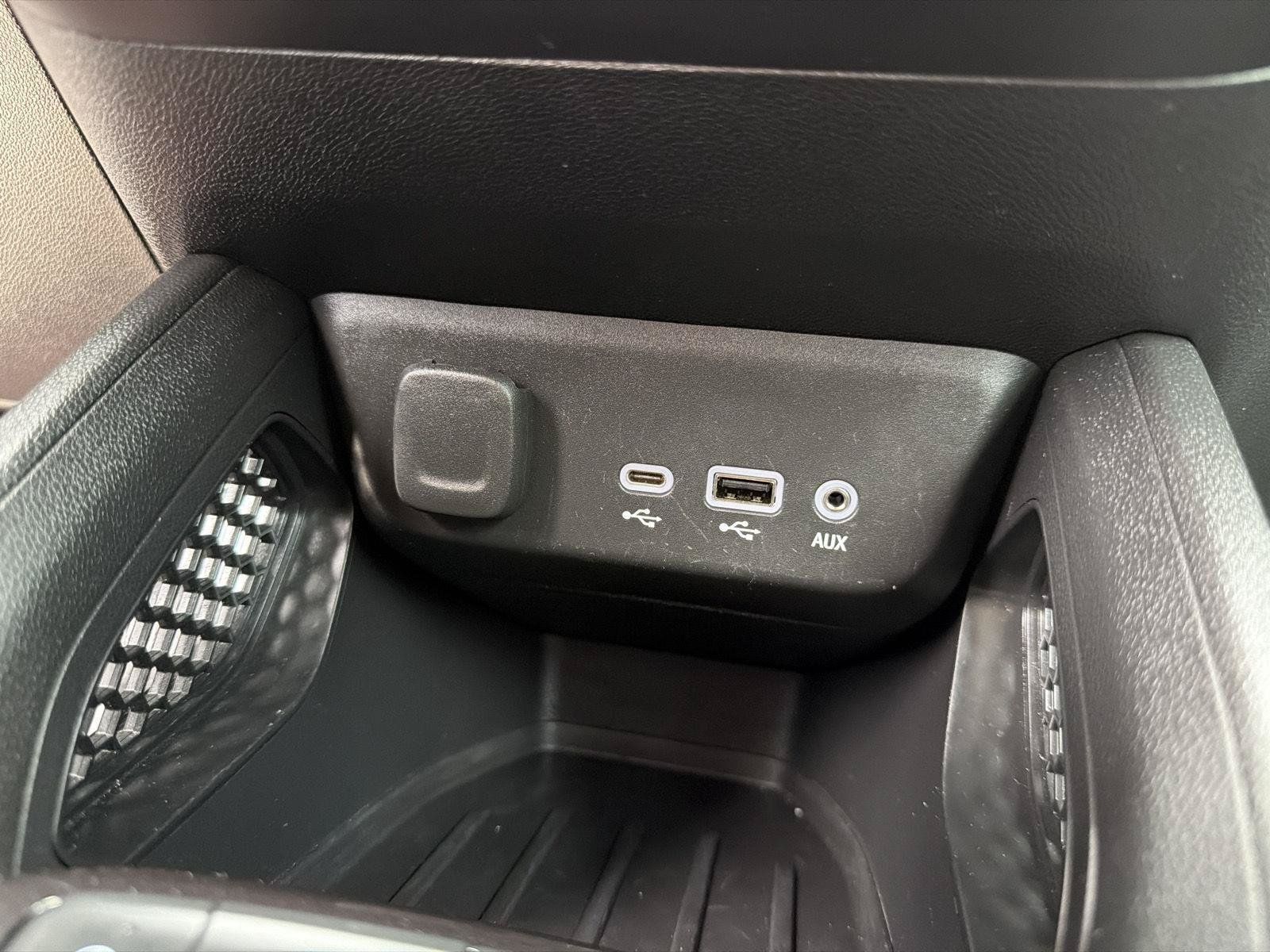 Used 2023 Chevrolet TrailBlazer LT FWD image 27
