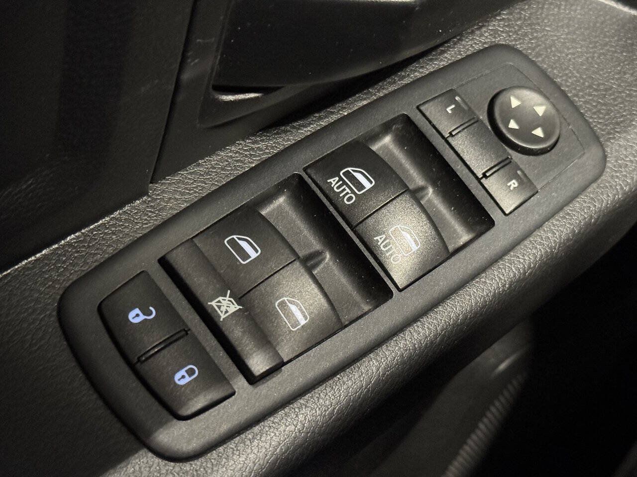 Used 2017 RAM 1500 Express AWD/4WD image 20