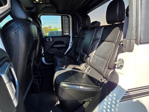 Used 2020 Jeep Gladiator Overland AWD/4WD image 32