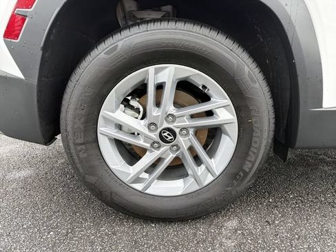 Certified 2025 Hyundai Tucson SE FWD image 17