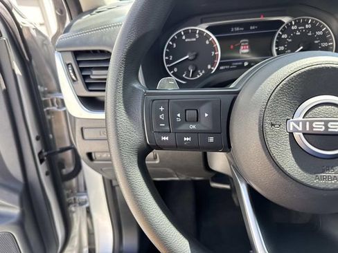 Used 2024 Nissan Rogue S FWD image 22