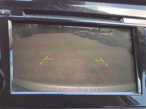 Used 2020 Nissan Rogue Sport S image 17