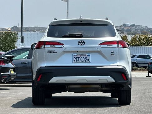Used 2022 Toyota Corolla Cross LE AWD/4WD image 4