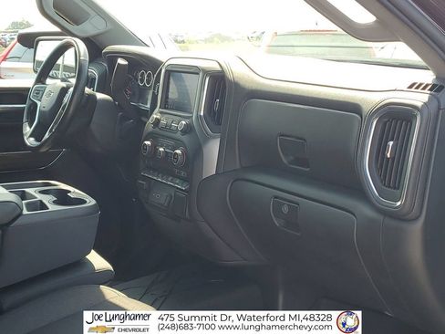 Used 2019 Chevrolet Silverado 1500 RST AWD/4WD image 29