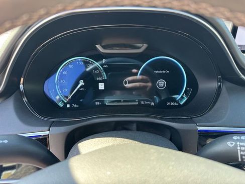 Used 2024 Genesis GV70 2.5T w/ Sport Prestige Package image 33