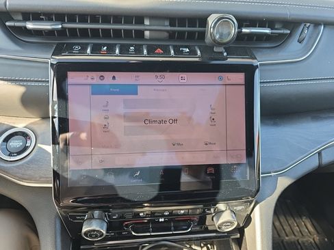 Used 2021 Jeep Grand Cherokee L Overland w/ Luxury Tech Group IV image 7