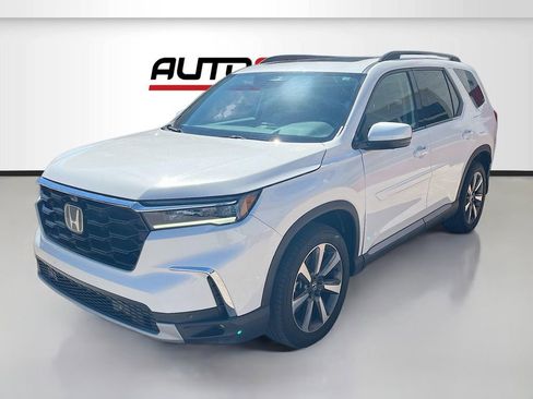 Used 2023 Honda Pilot Elite image 3