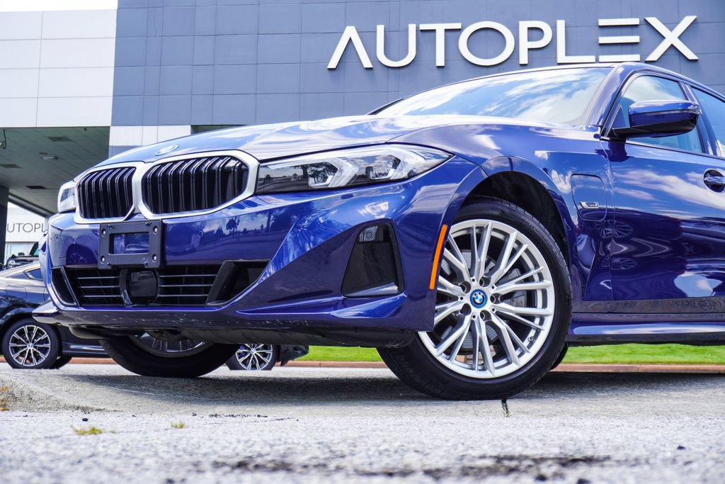 Used 2023 BMW 330e xDrive AWD/4WD image 2