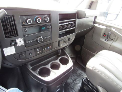 Used 2022 GMC Savana 3500 Extended w/ Power Convenience Package image 32