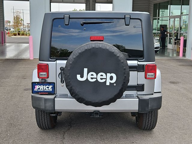 Used 2018 Jeep Wrangler Unlimited Sahara w/ Connectivity Group AWD/4WD image 7