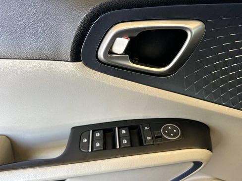 Used 2023 Kia Soul EX FWD image 11