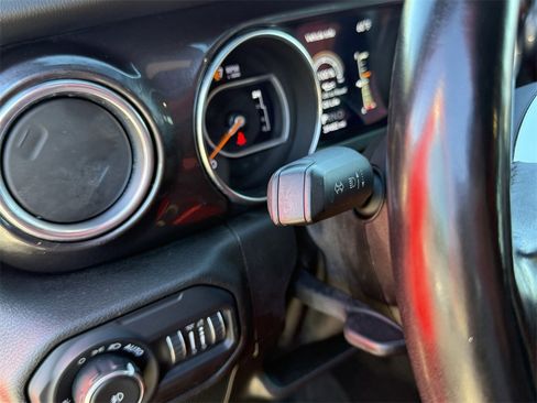 Used 2021 Jeep Wrangler Unlimited Sahara image 19