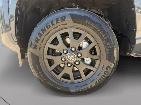 Certified 2026 Toyota Tacoma SR5 AWD/4WD image 9