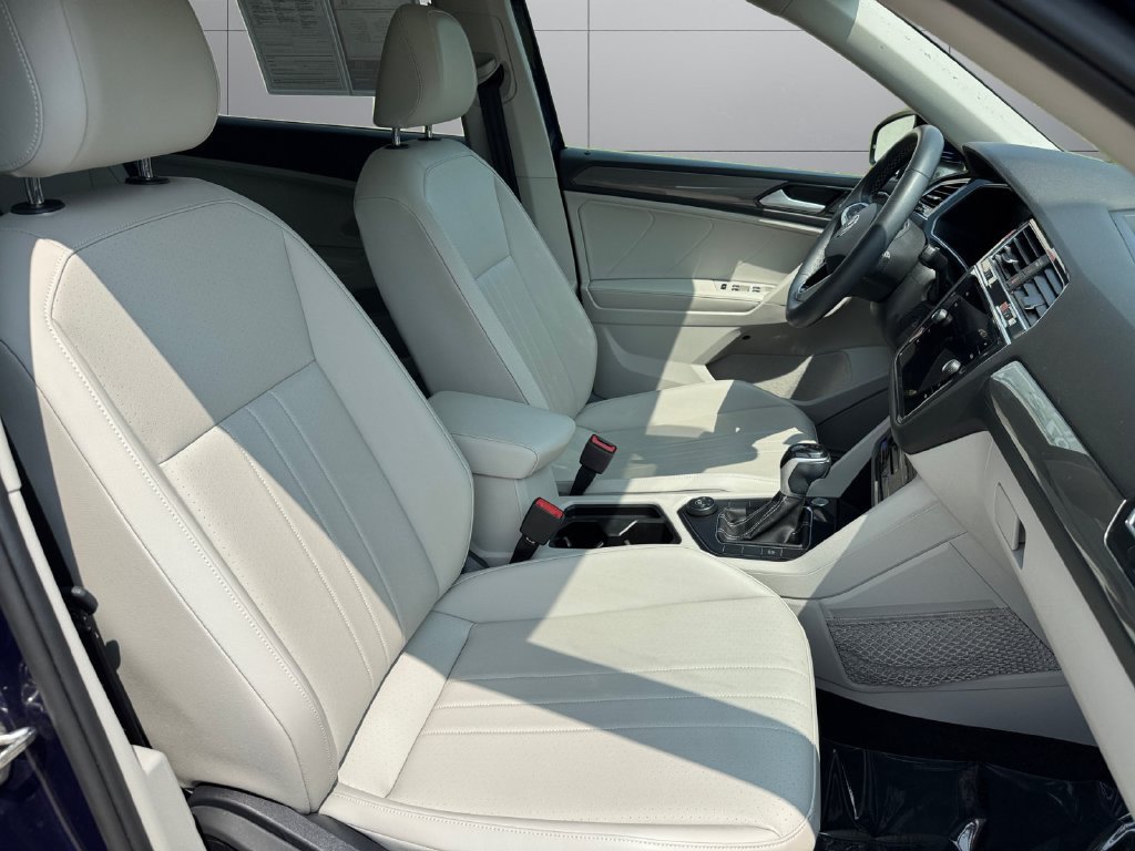 Used 2022 Volkswagen Tiguan SE AWD/4WD image 17