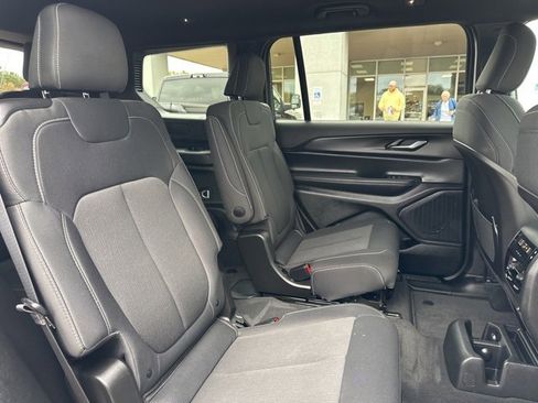 Certified 2024 Jeep Grand Cherokee L Laredo image 41