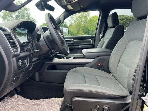 Used 2022 RAM 1500 Big Horn AWD/4WD image 4