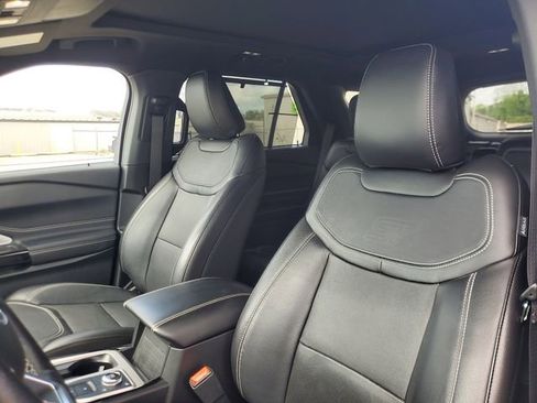 Used 2023 Ford Explorer ST w/ Equipment Group 401A AWD/4WD image 16