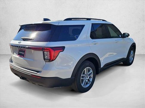 New 2026 Ford Explorer Active RWD image 5