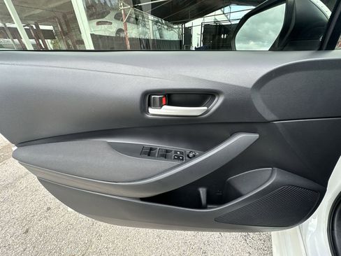 Used 2020 Toyota Corolla LE image 30