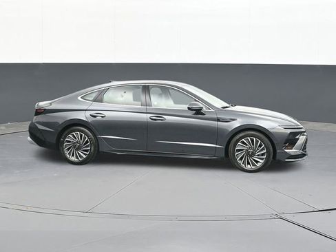 Used 2024 Hyundai Sonata Limited image 18
