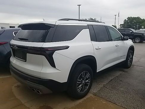 Certified 2025 Chevrolet Traverse LT FWD image 18