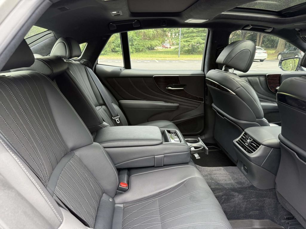 Used 2023 Lexus LS 500 AWD w/ Interior Upgrade Package image 16