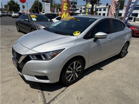 Used 2021 Nissan Versa SV FWD image 3