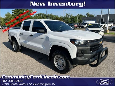 Used 2024 Chevrolet Colorado W/T AWD/4WD image 1