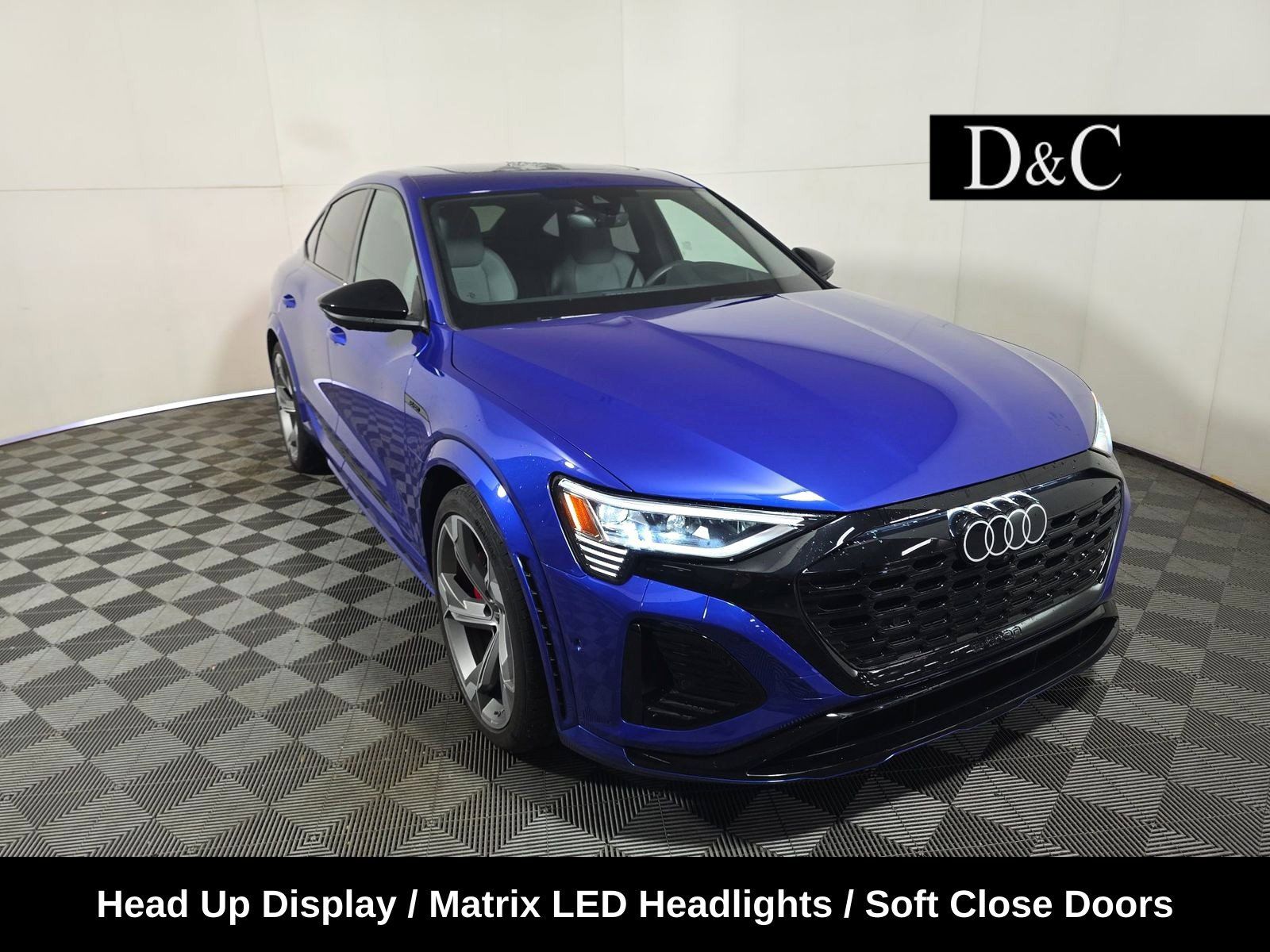 Used 2024 Audi SQ8 e-tron Prestige w/ Prestige Package AWD/4WD image 1