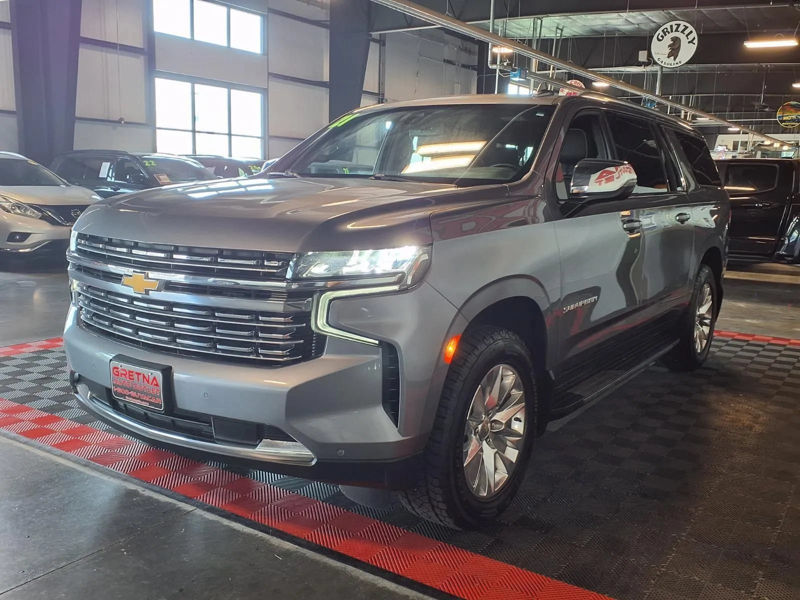 Used 2021 Chevrolet Suburban Premier AWD/4WD image 4