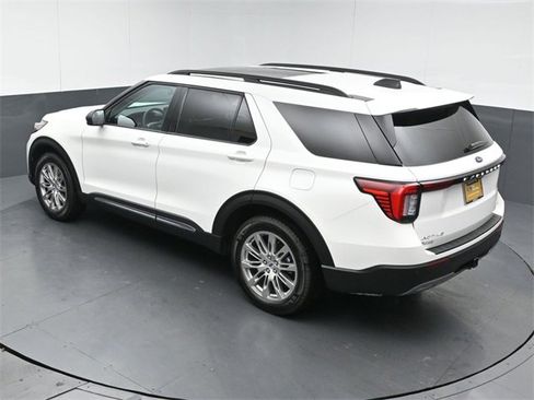 Certified 2025 Ford Explorer Active w/ Active Comfort Package image 47