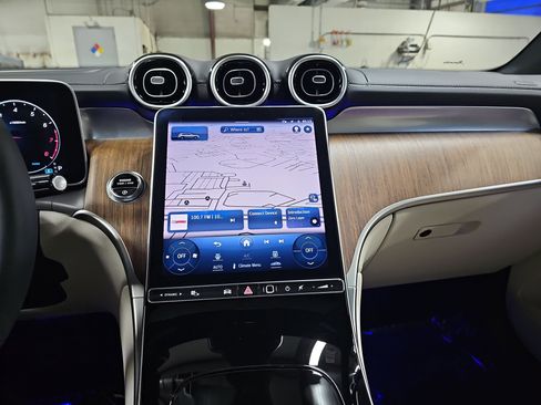 Used 2023 Mercedes-Benz GLC 300 image 22