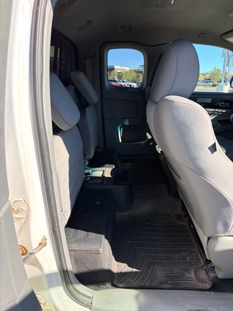 Used 2012 Toyota Tacoma 4x4 Access Cab V6 w/ TRD Off-Road Pkg image 8